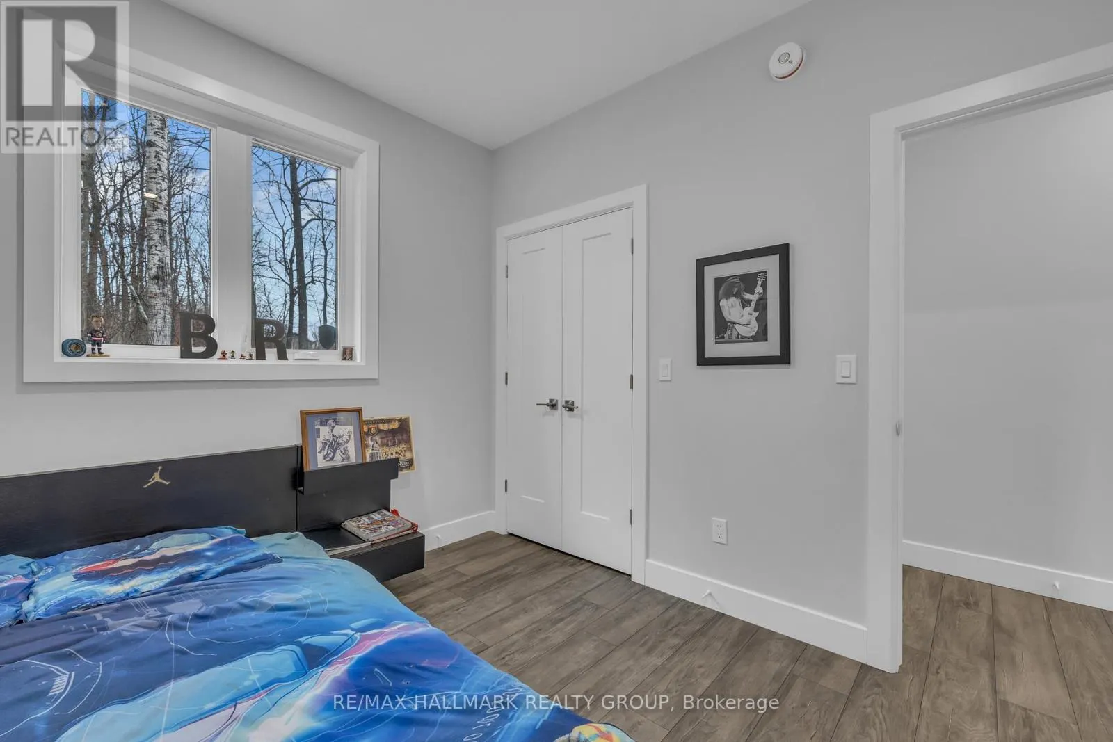 1077 SHEARER DRIVE