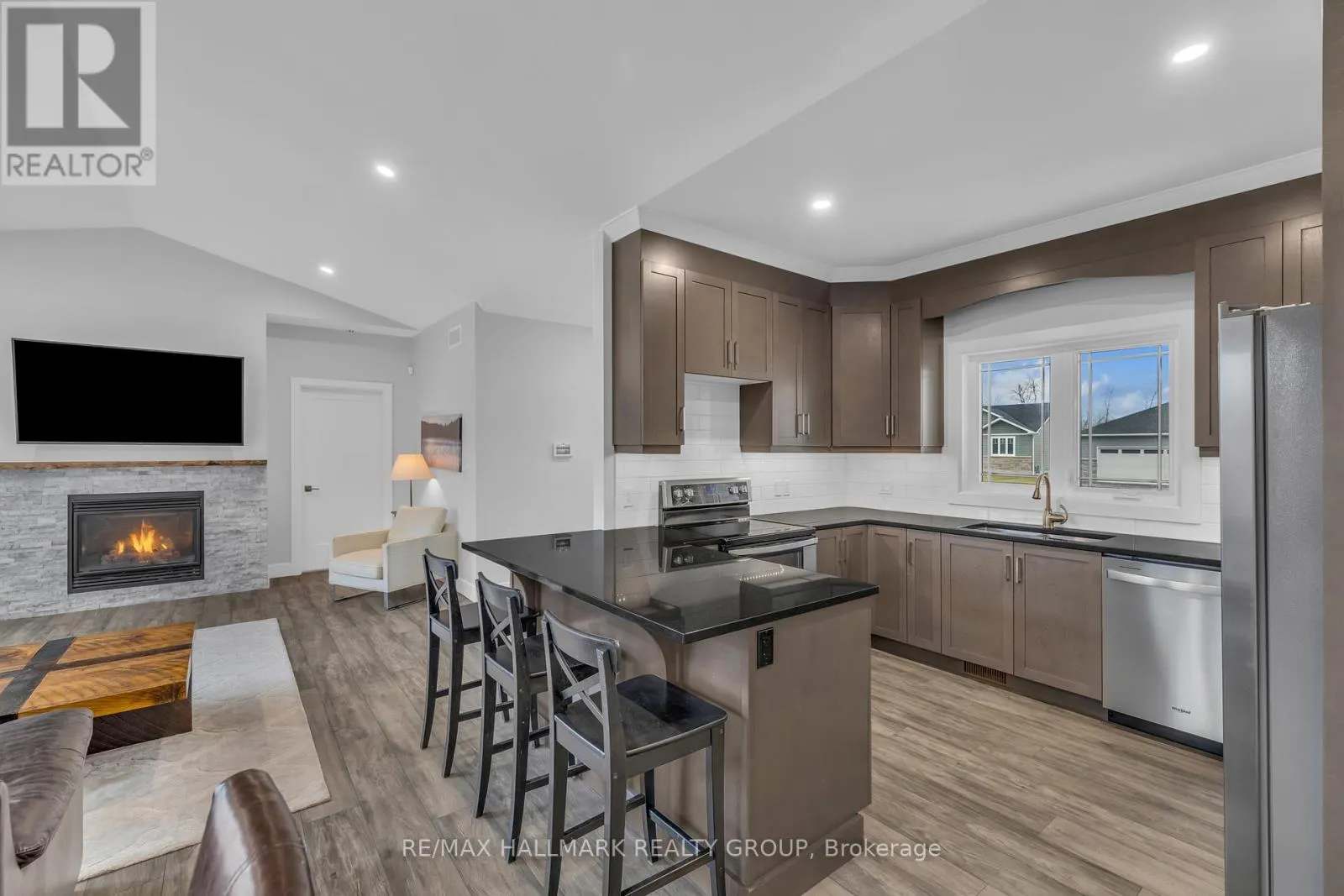 1077 SHEARER DRIVE