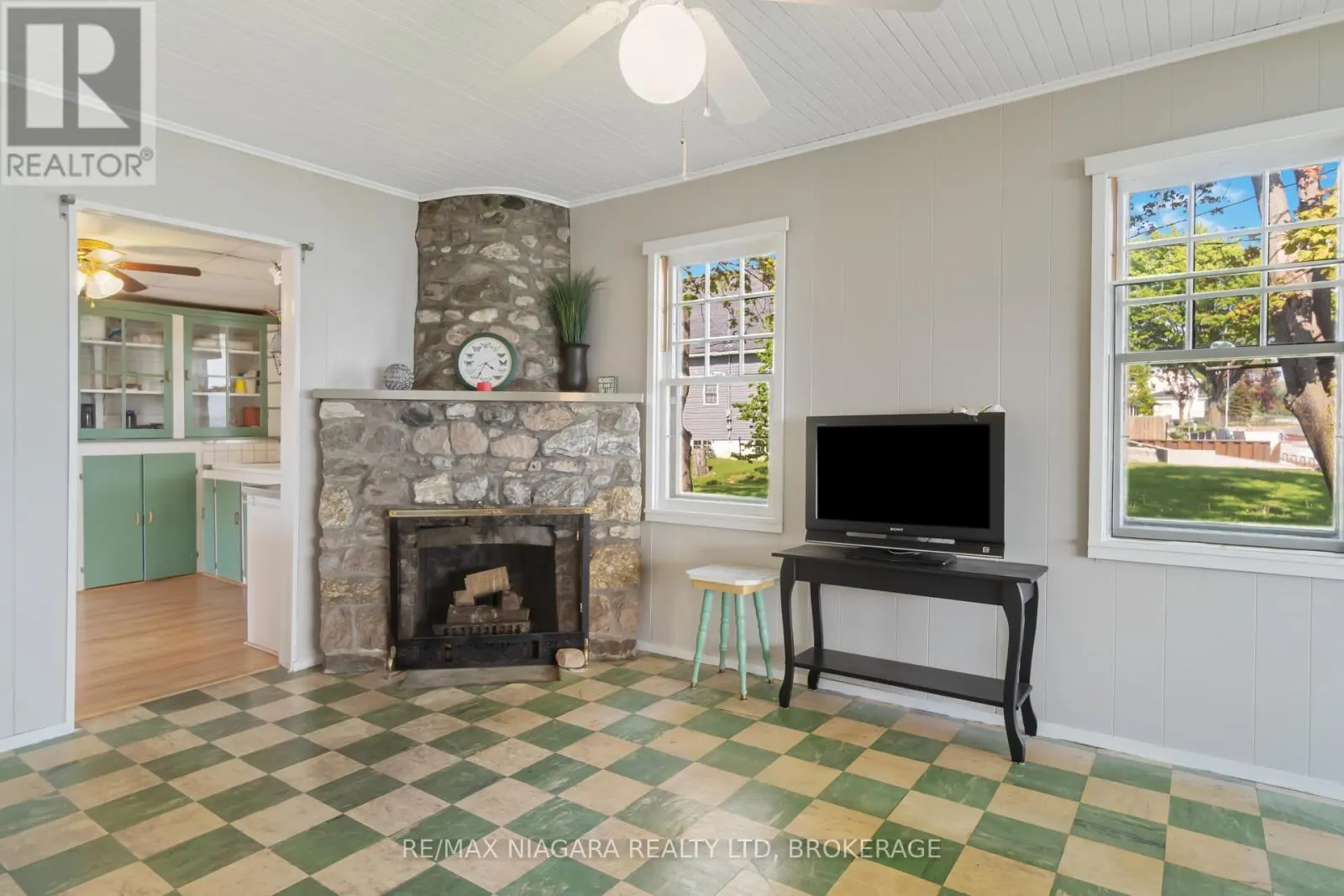 10953 LAKESHORE ROAD