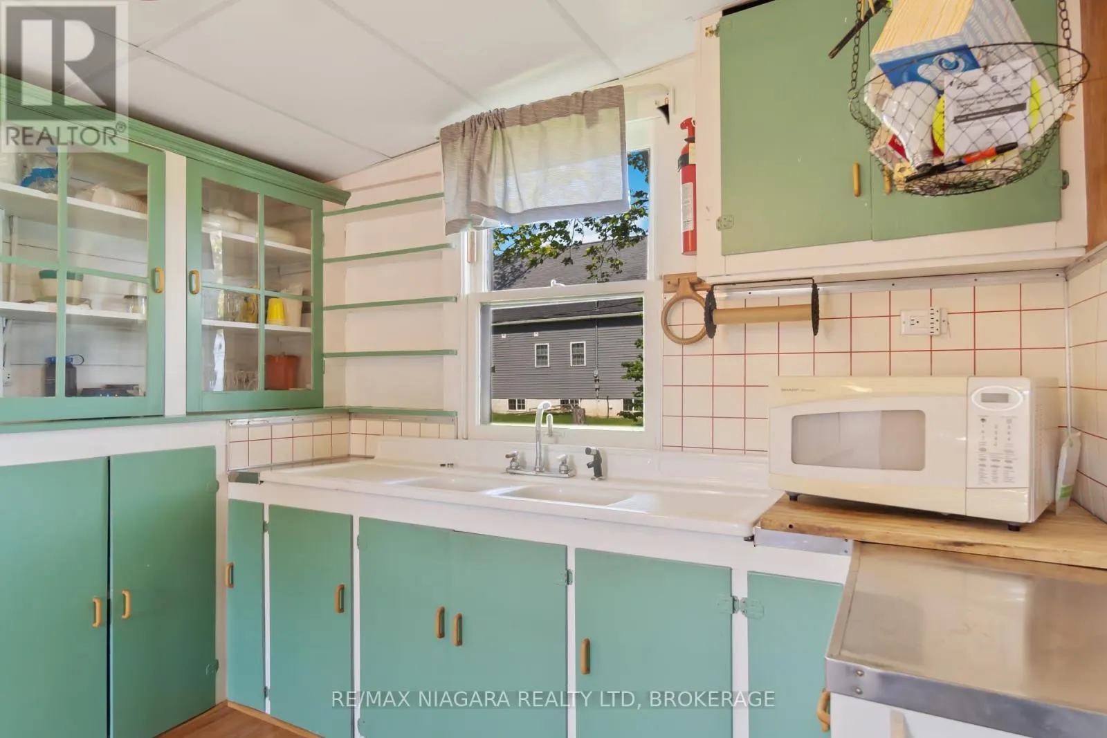 10953 LAKESHORE ROAD