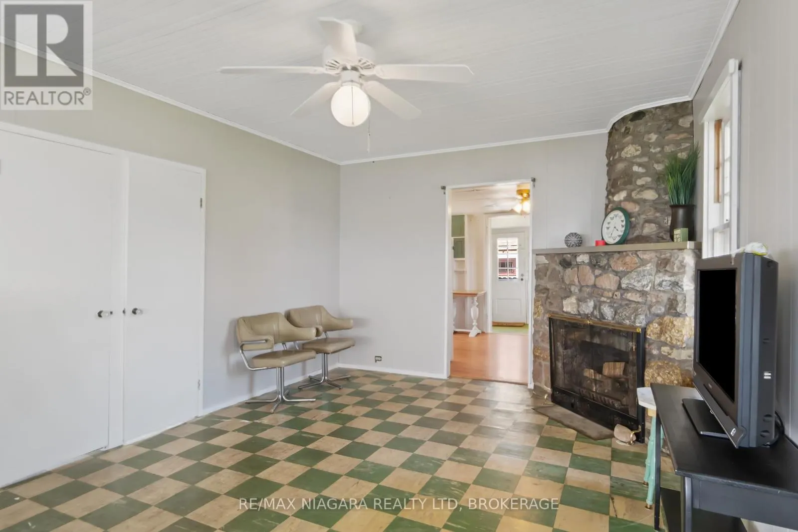 10953 LAKESHORE ROAD