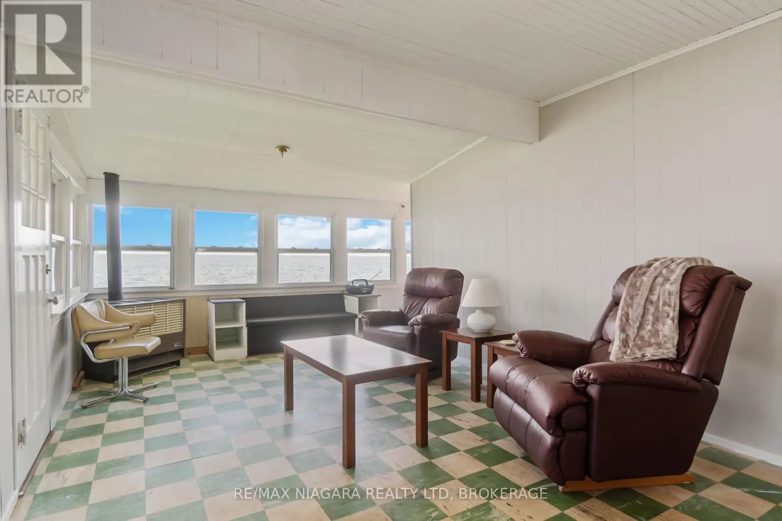 10953 LAKESHORE ROAD