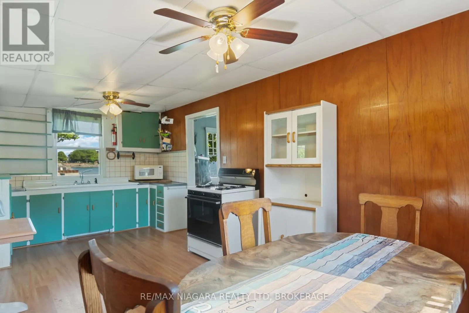 10953 LAKESHORE ROAD