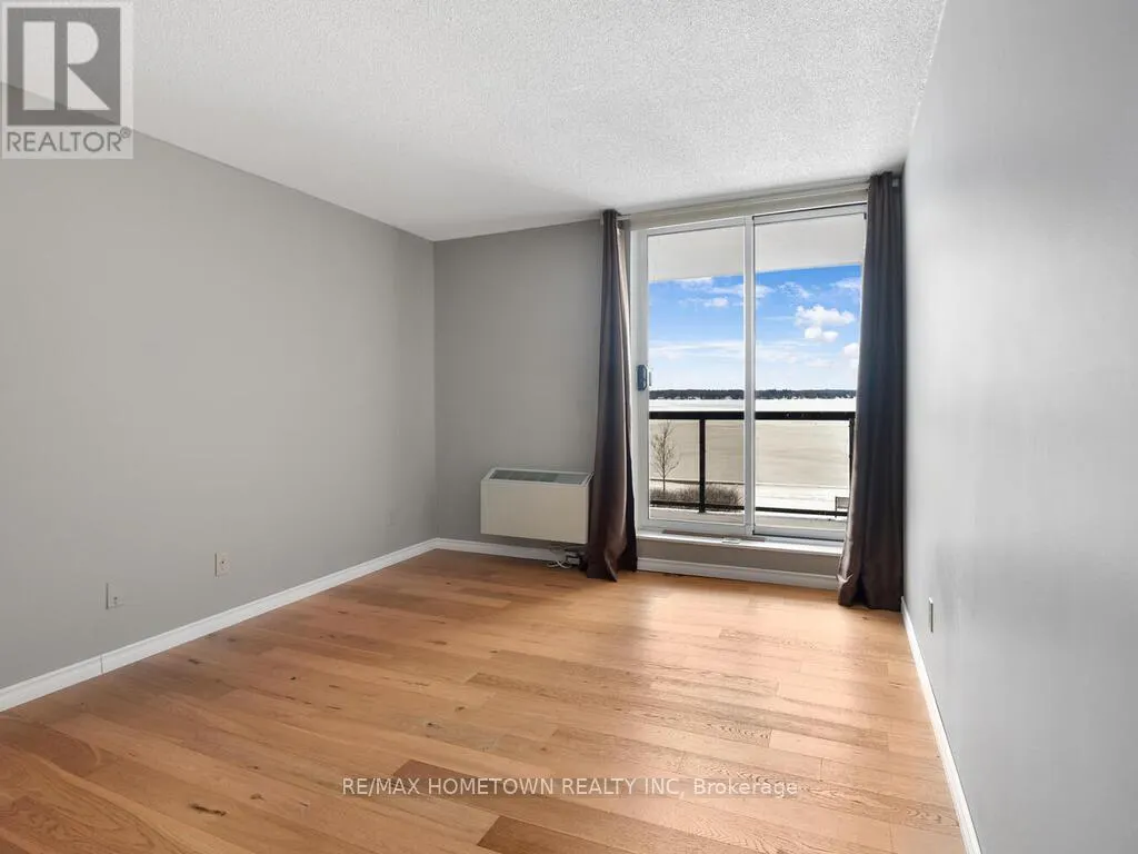 211 - 55 WATER STREET E