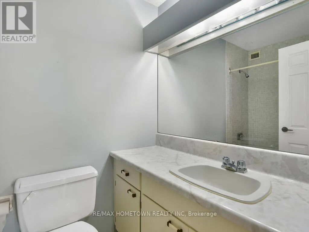 211 - 55 WATER STREET E