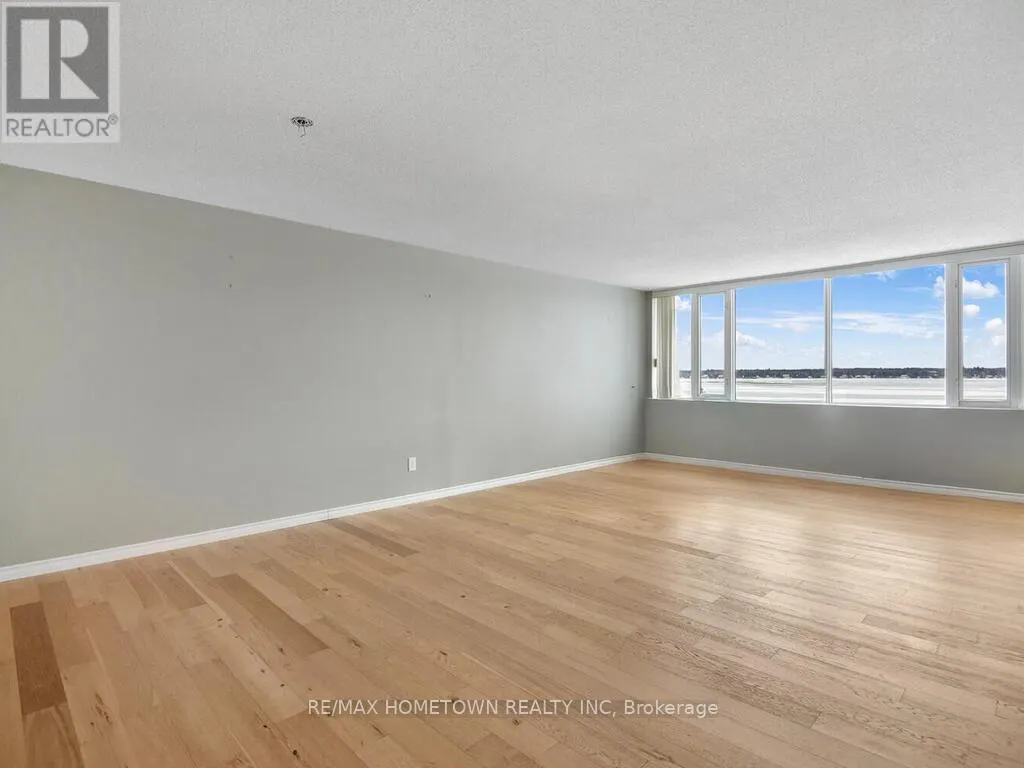 211 - 55 WATER STREET E