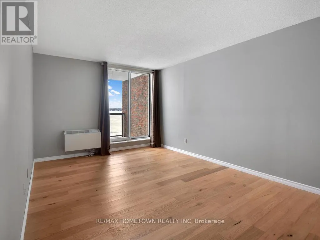 211 - 55 WATER STREET E