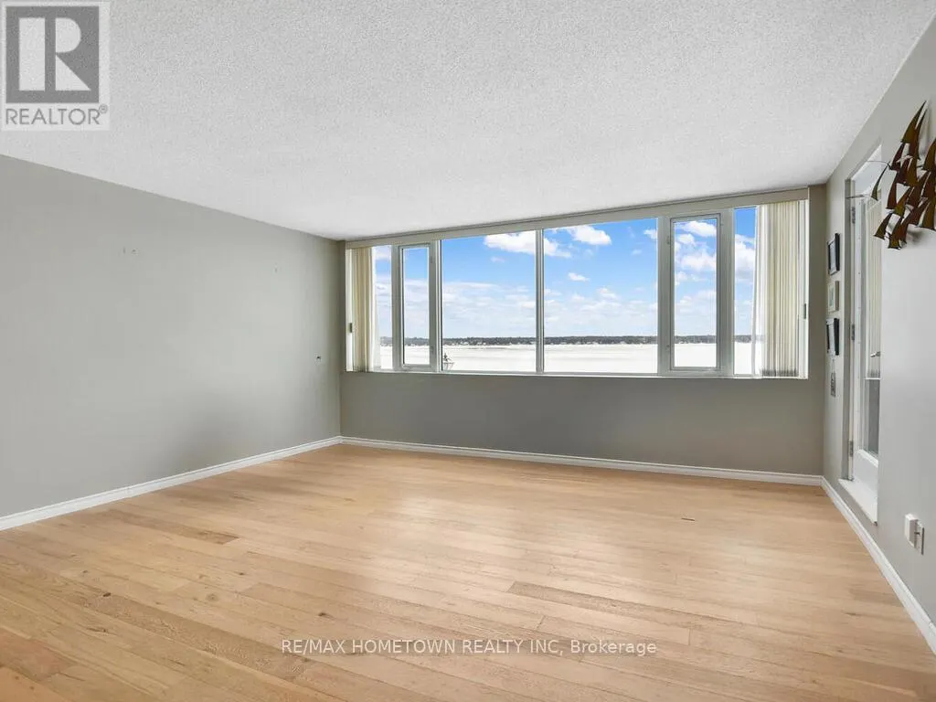 211 - 55 WATER STREET E