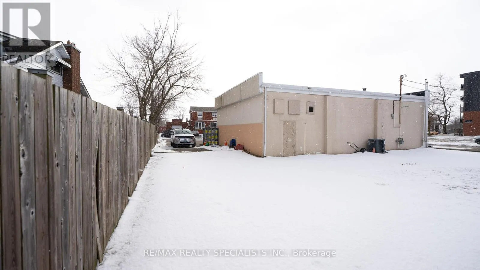132 MAIN STREET E
