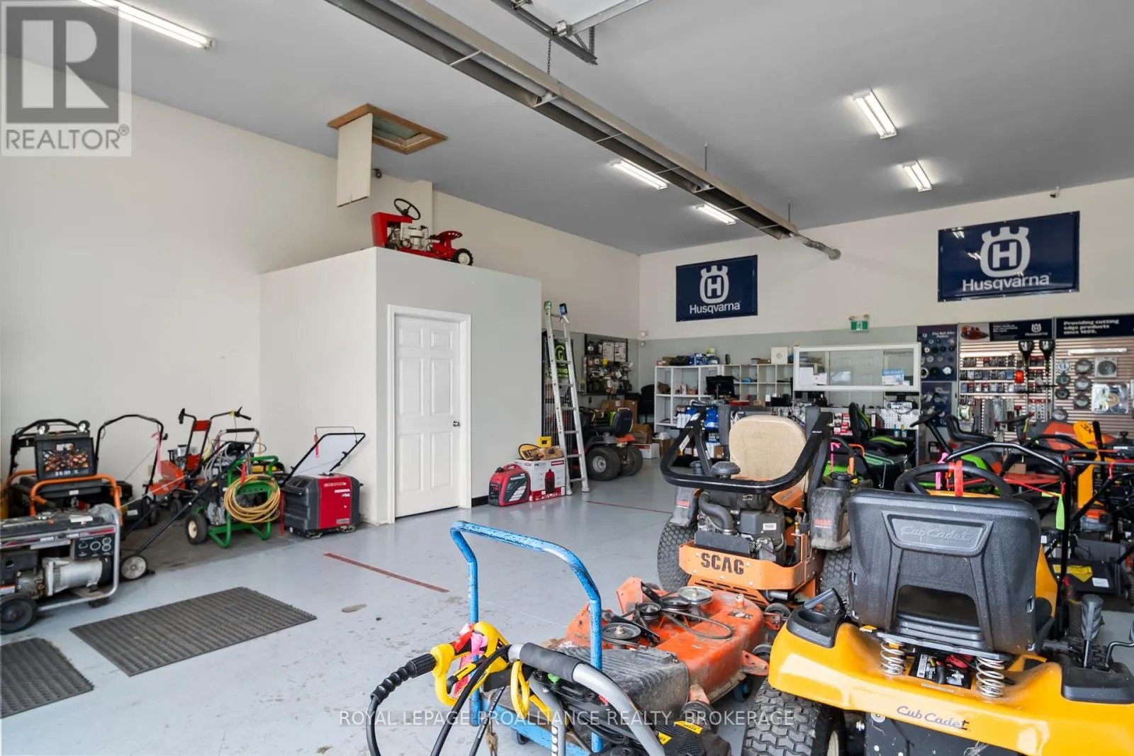1 & 2 - 113 WILLIAM HENDERSON DRIVE, #1 & 2