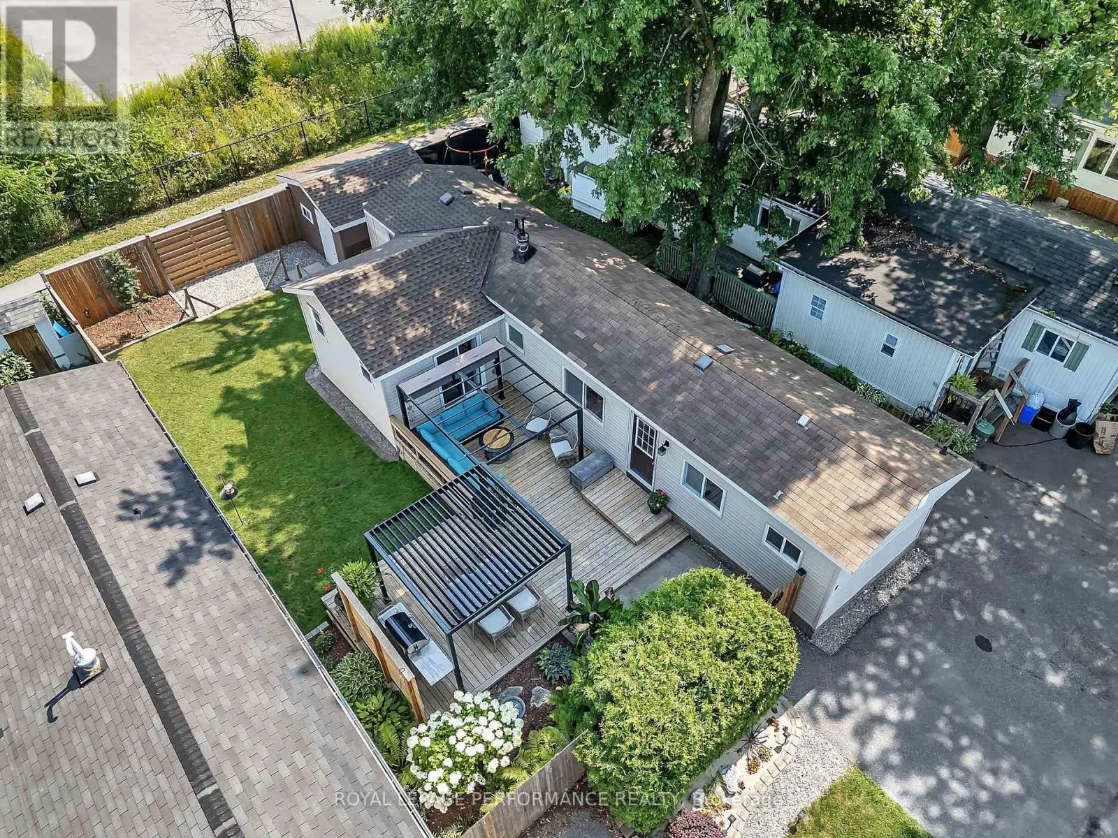 8 BRADLEY GREEN COURT