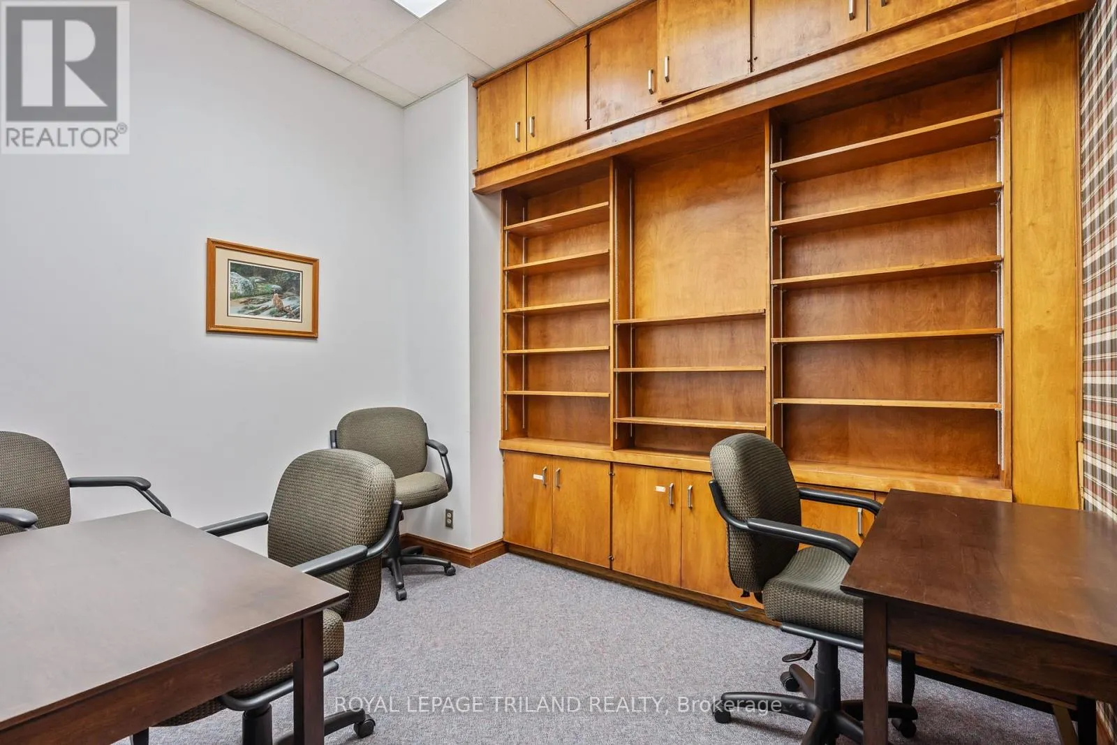 108 CENTRE STREET W