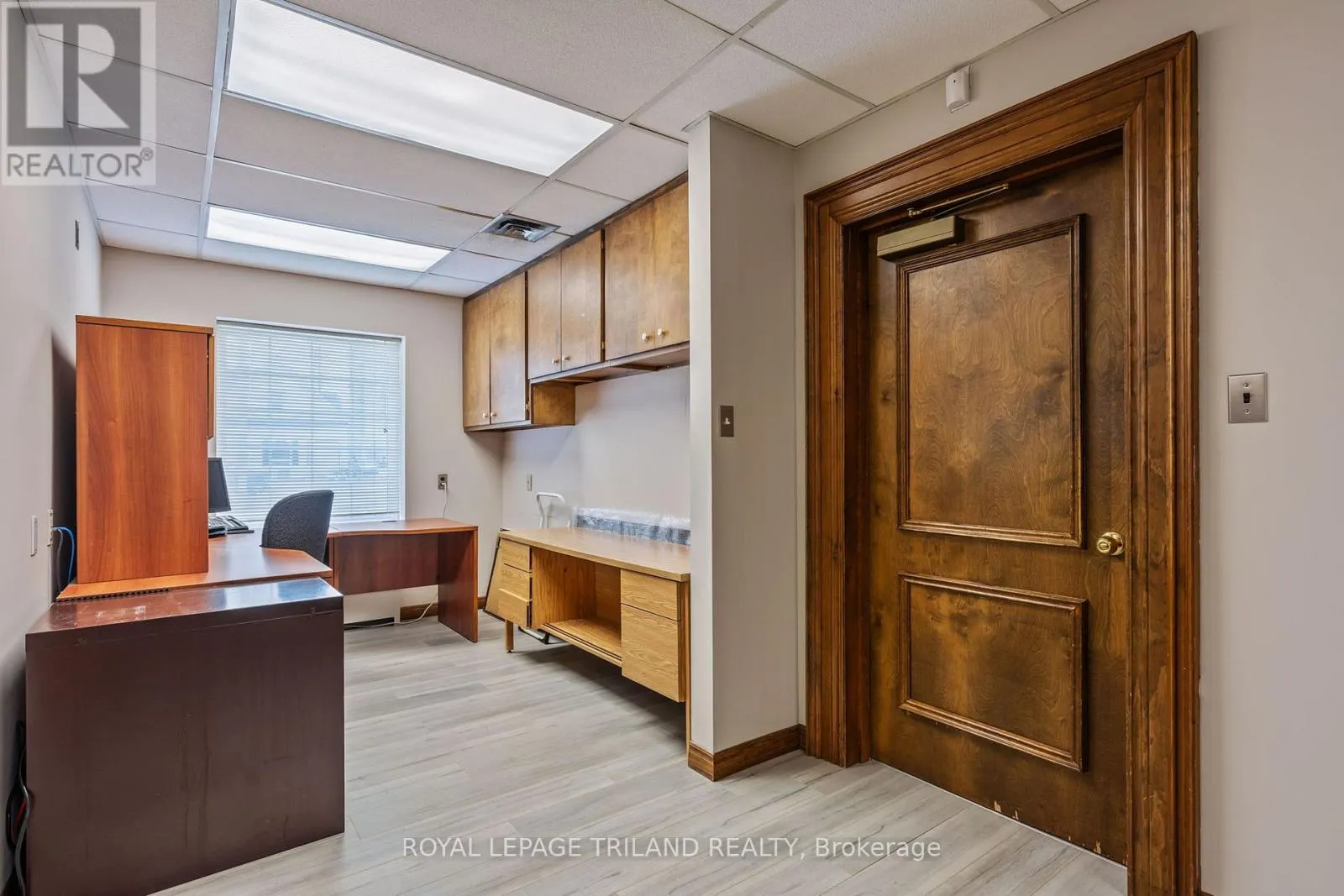 108 CENTRE STREET W