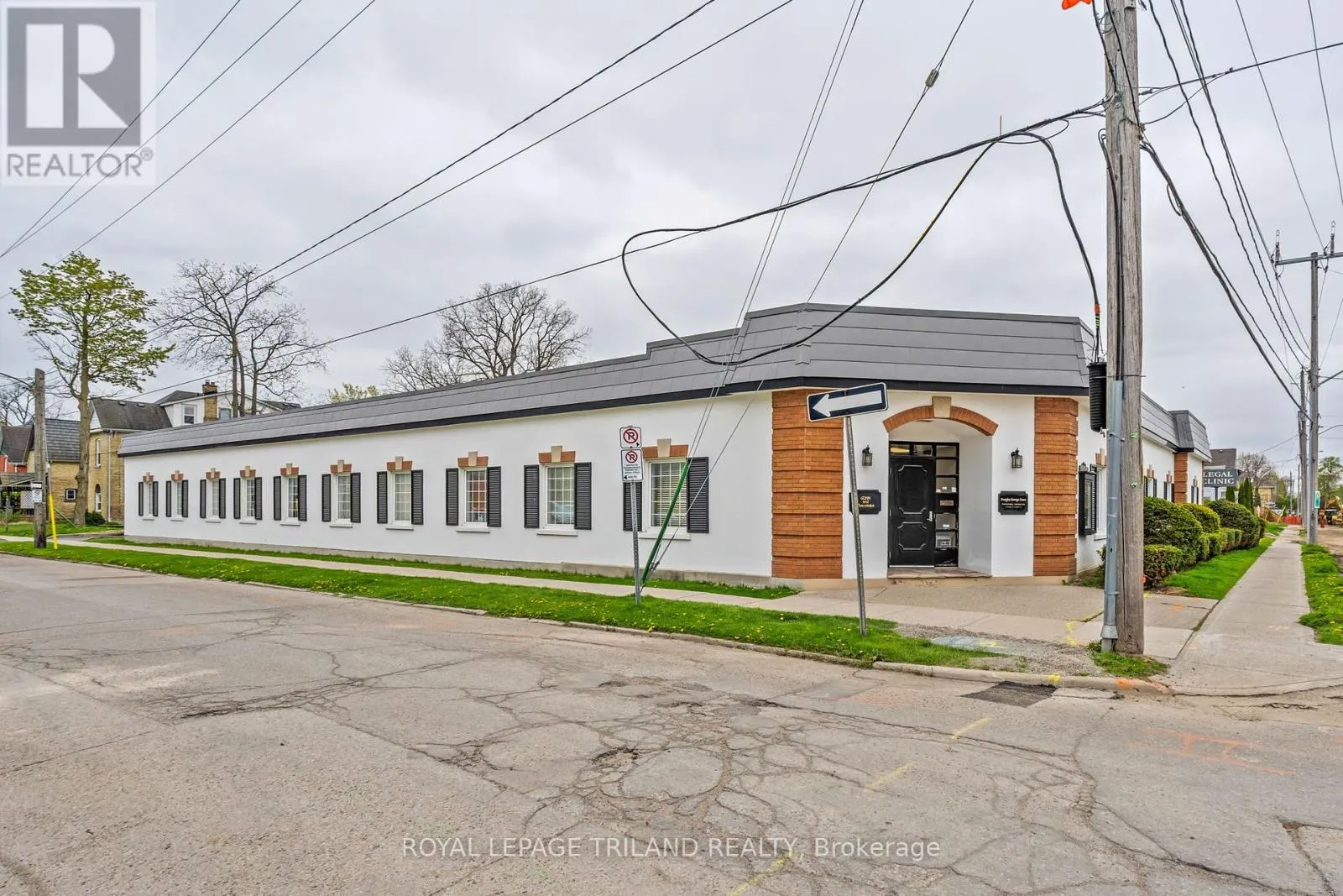 108 CENTRE STREET W