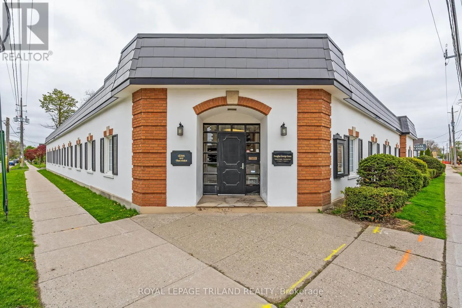 108 CENTRE STREET W