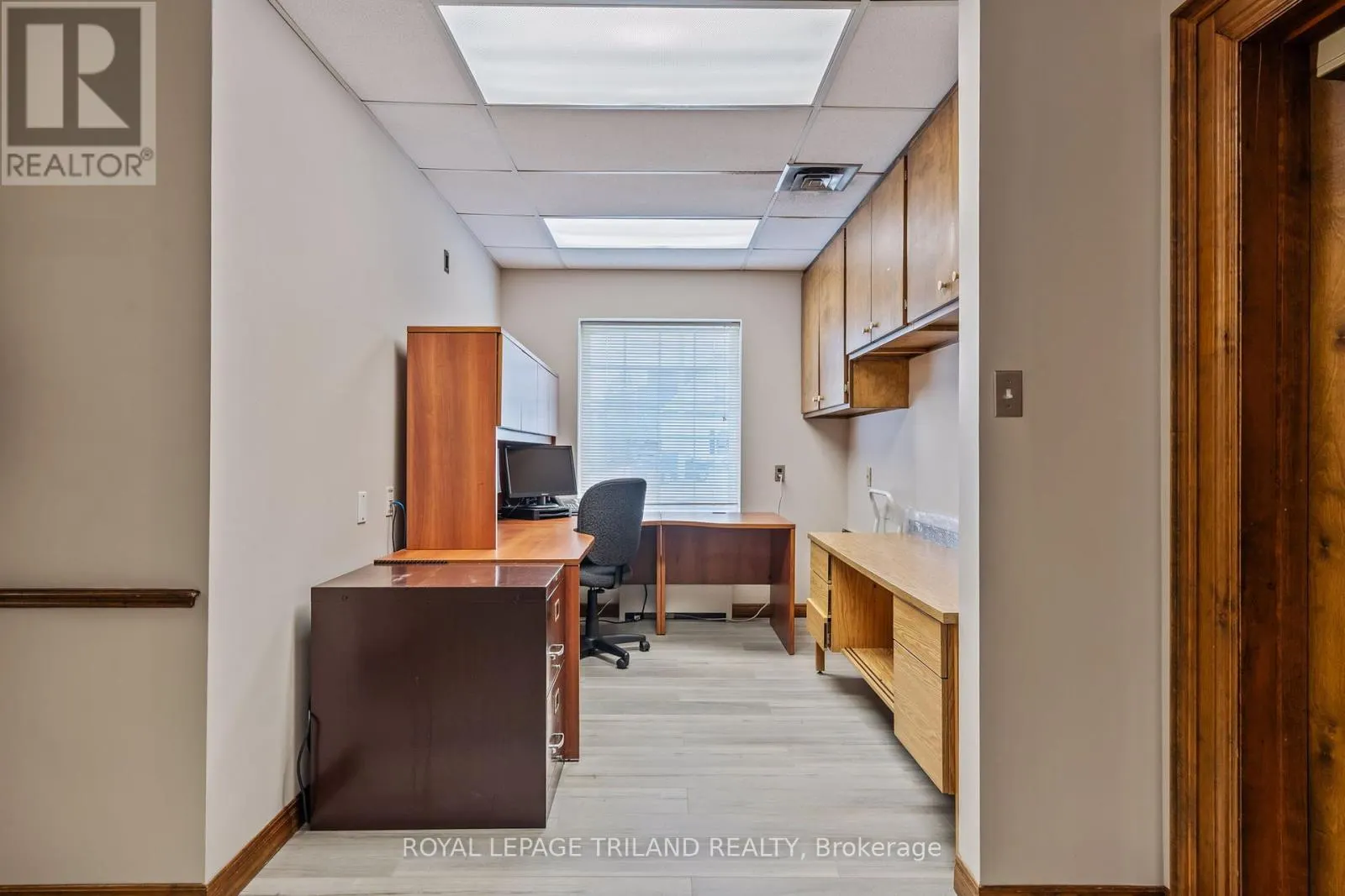108 CENTRE STREET W