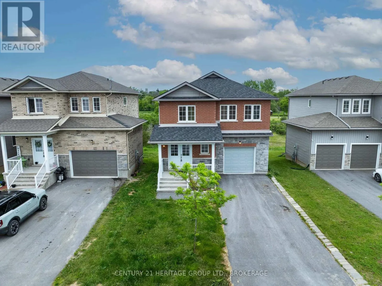 104 BRENNAN CRESCENT