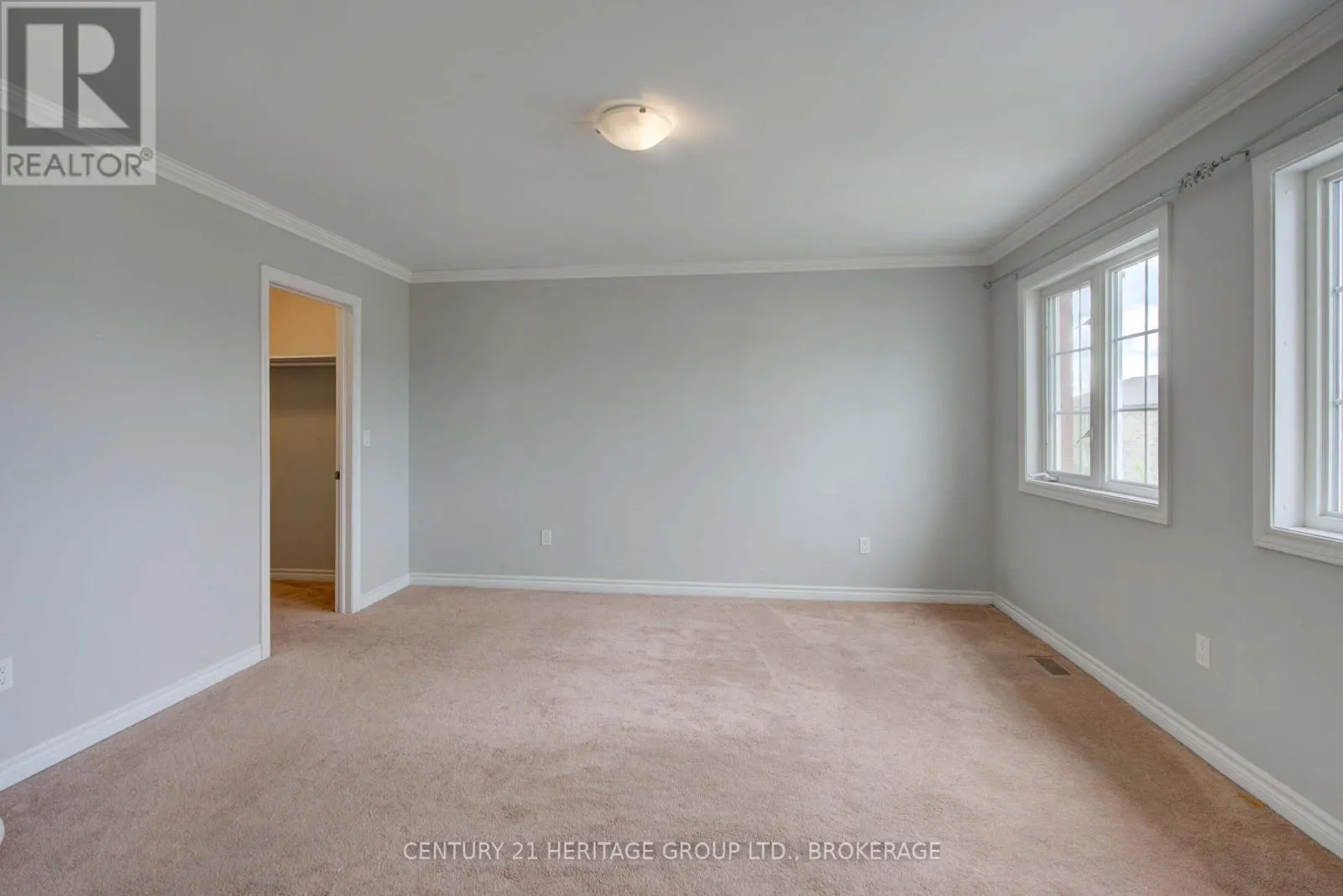 104 BRENNAN CRESCENT