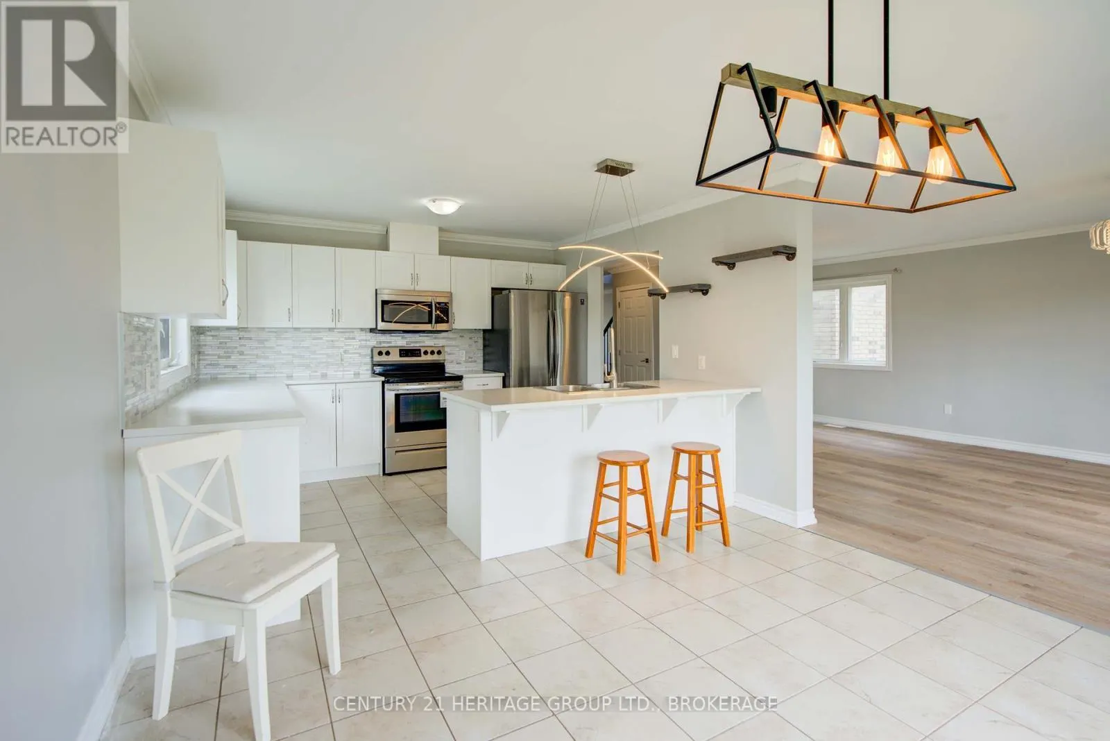 104 BRENNAN CRESCENT