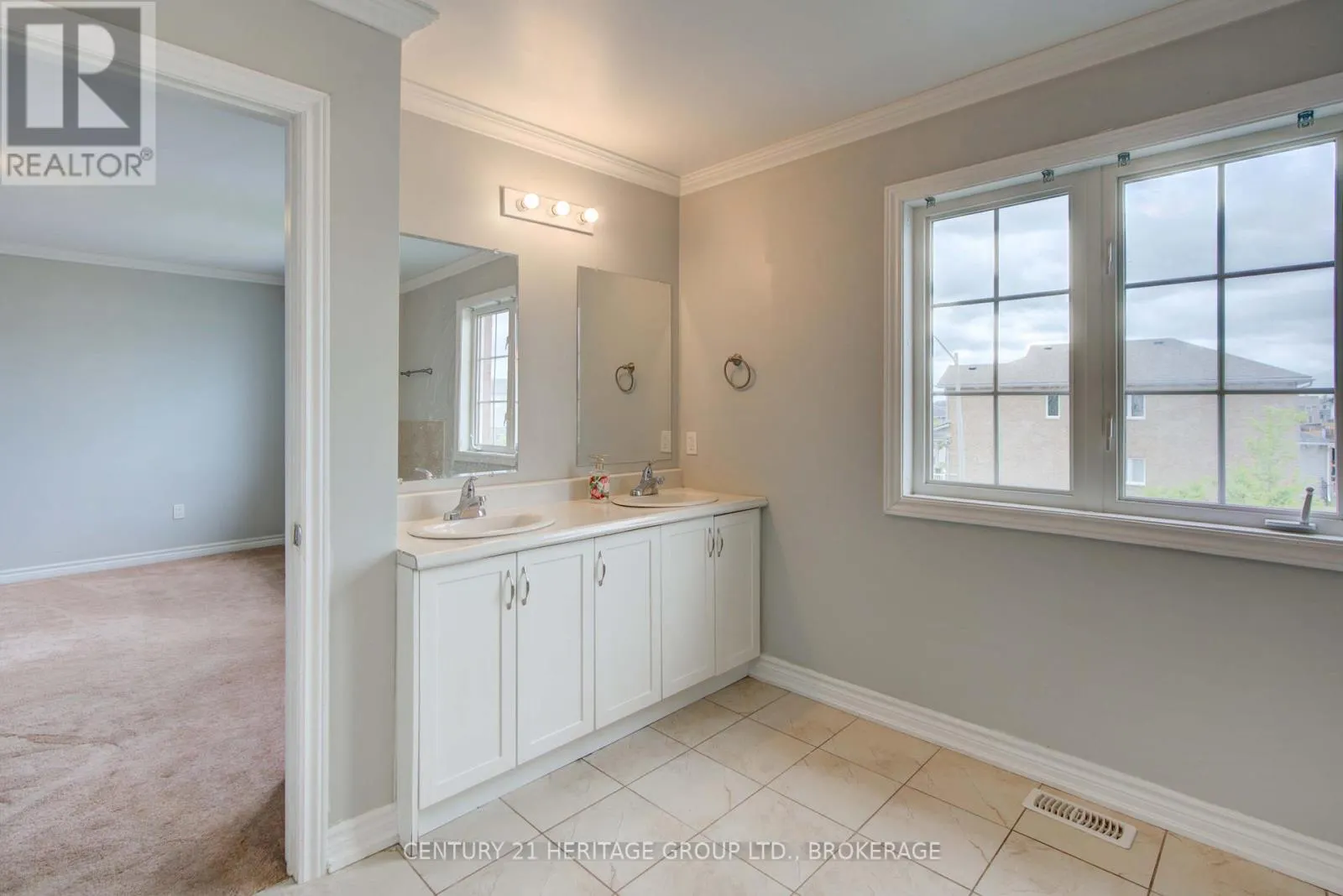104 BRENNAN CRESCENT
