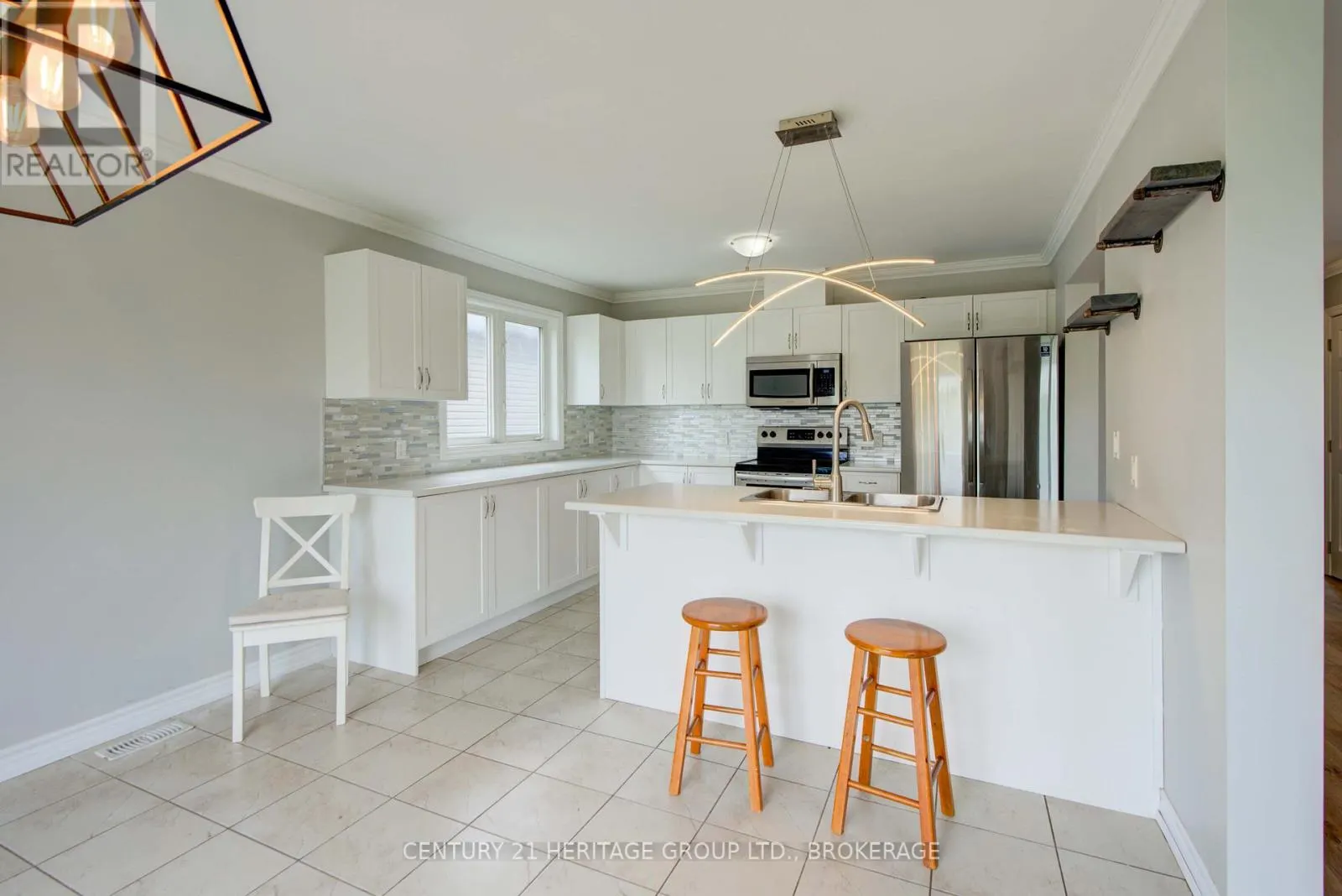 104 BRENNAN CRESCENT