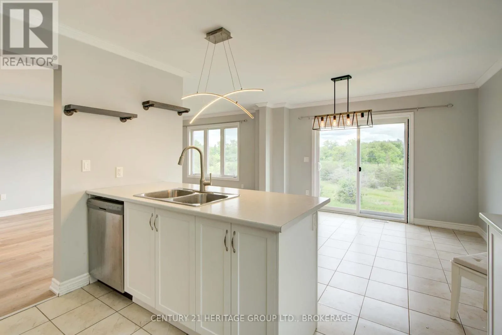 104 BRENNAN CRESCENT