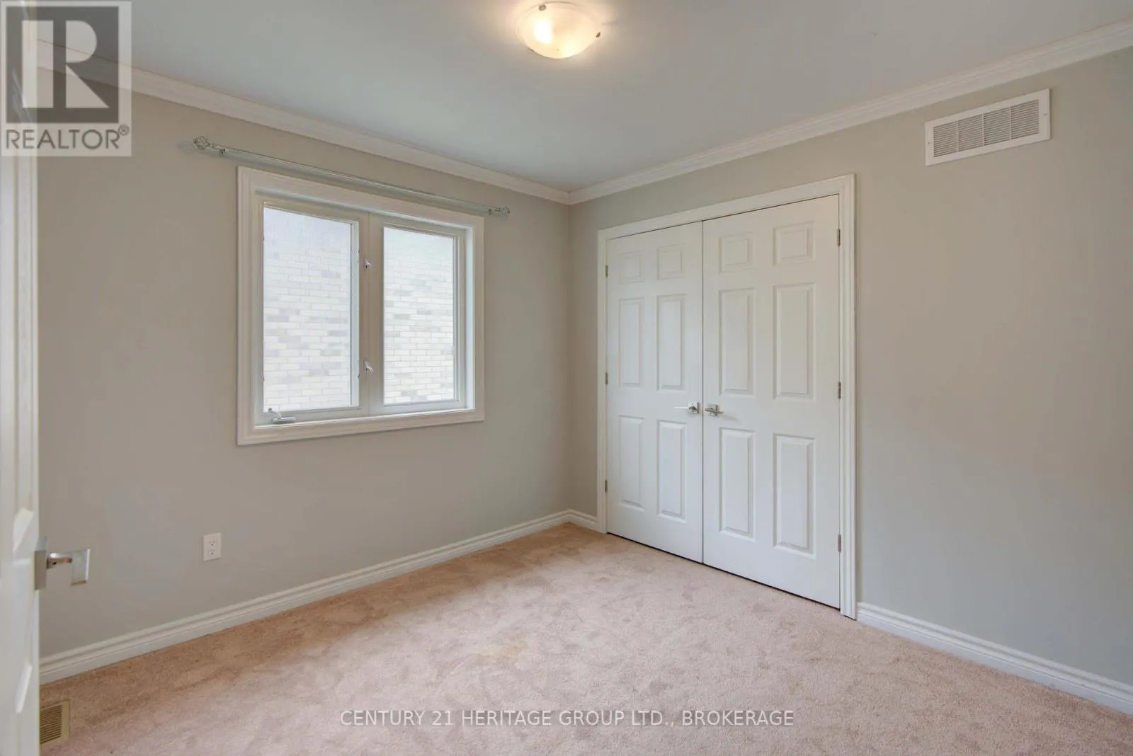 104 BRENNAN CRESCENT