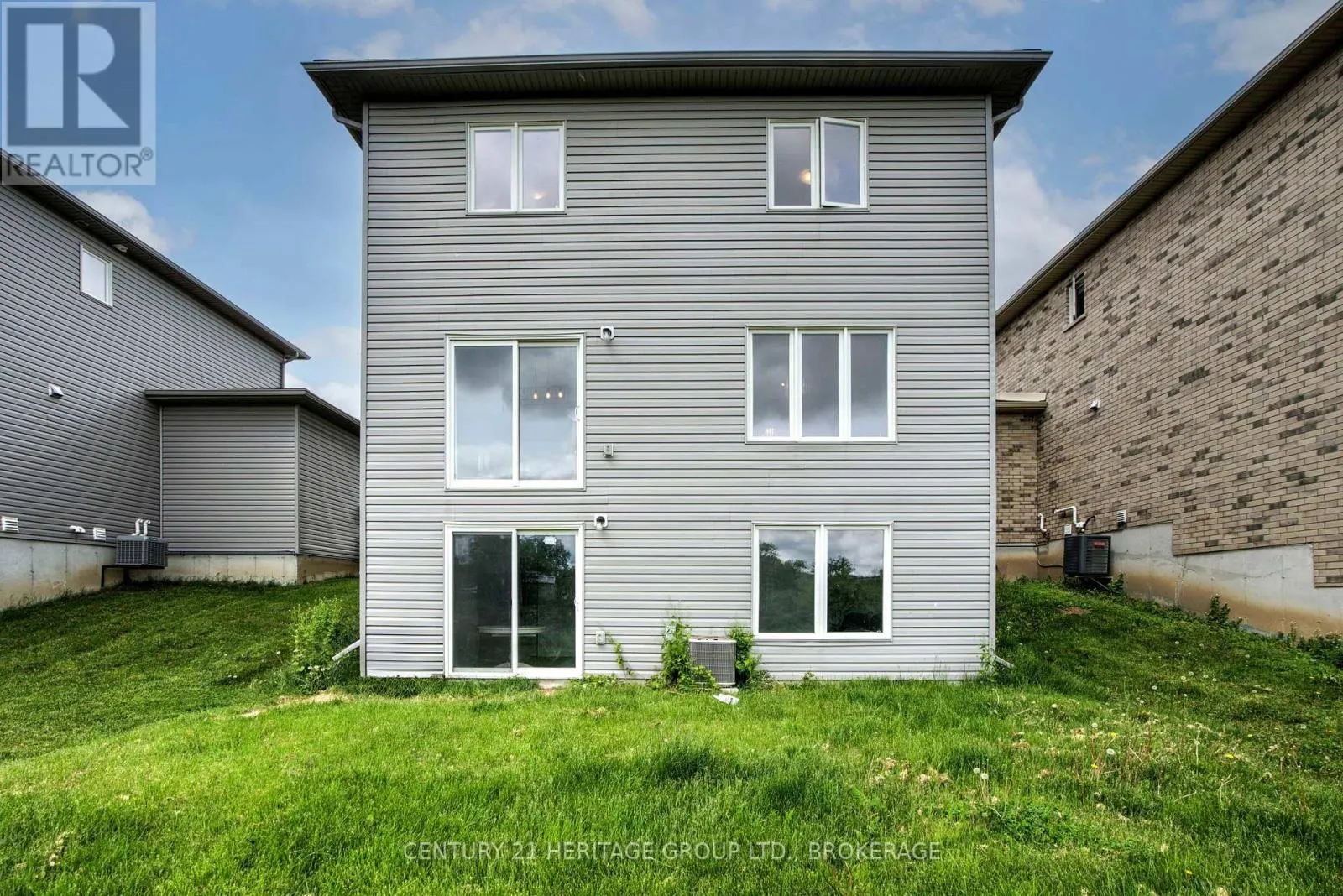 104 BRENNAN CRESCENT