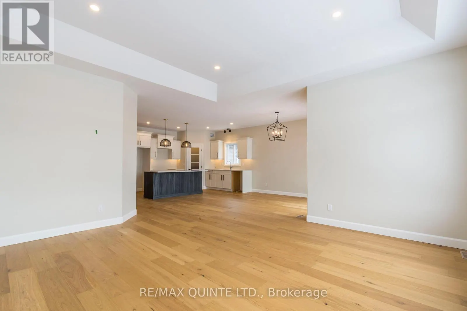 6 VAUGHN COURT