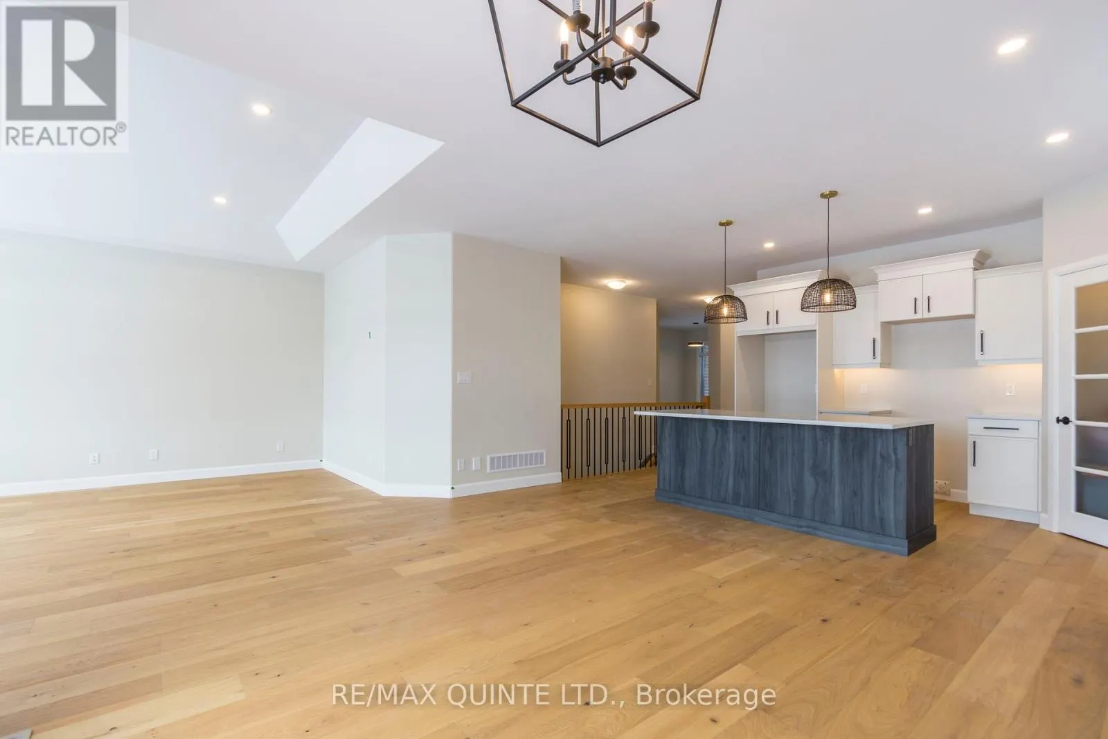 6 VAUGHN COURT