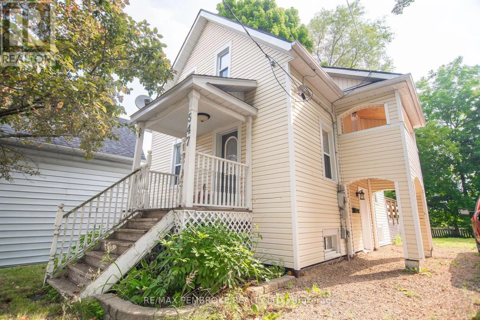 547 MACKAY STREET