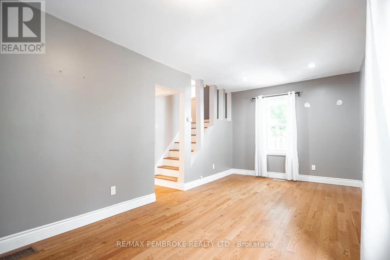 547 MACKAY STREET