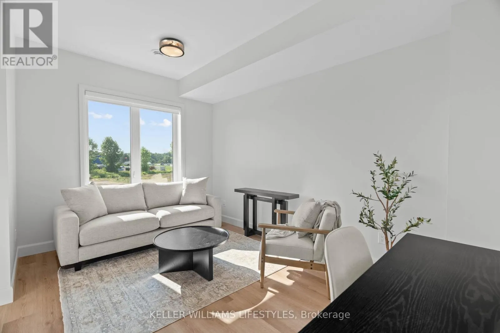 38 - 470 DARCY DRIVE, #38