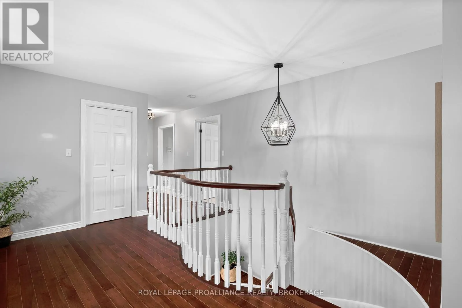 946 BRIDGE STREET W