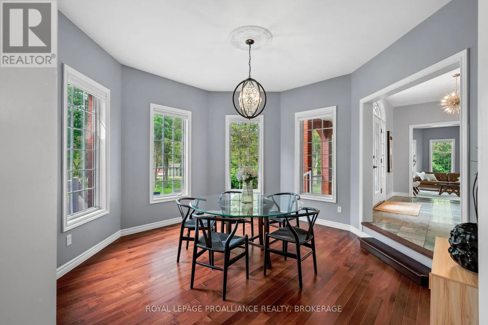 946 BRIDGE STREET W