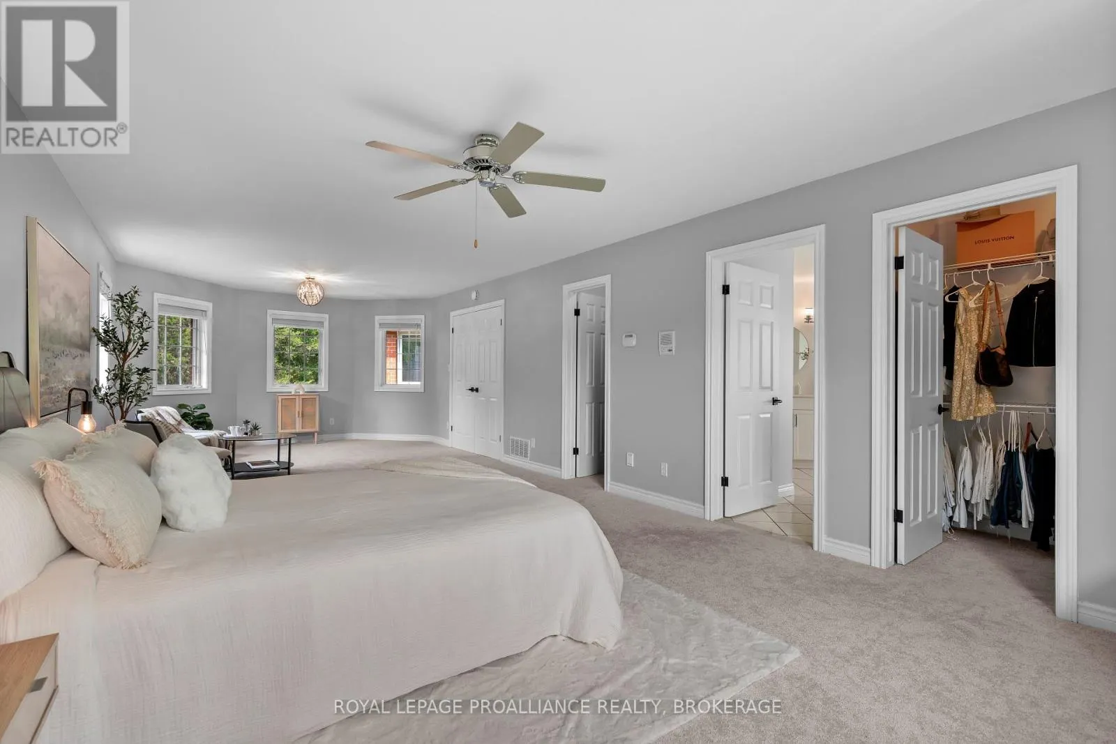 946 BRIDGE STREET W