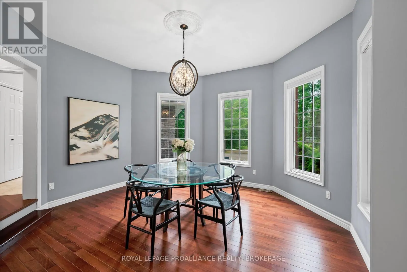 946 BRIDGE STREET W