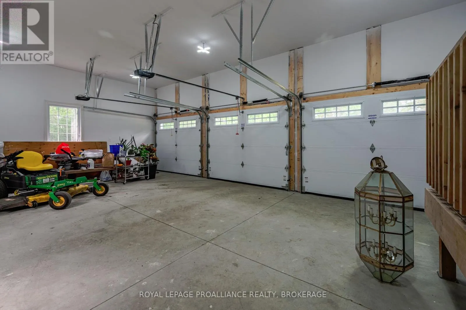 946 BRIDGE STREET W