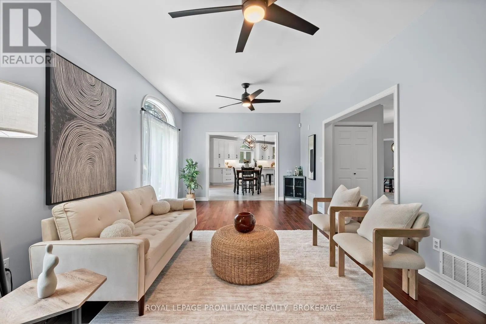 946 BRIDGE STREET W
