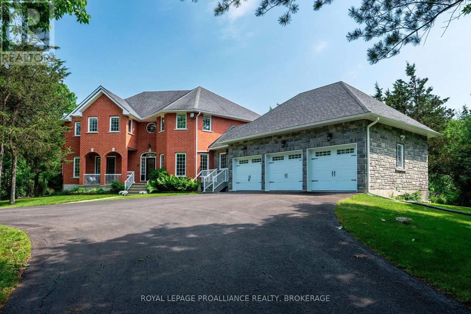 946 BRIDGE STREET W