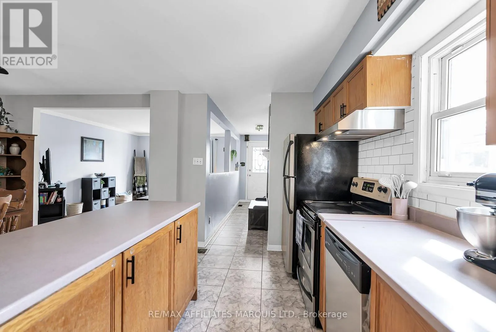 734 MARLBOROUGH STREET