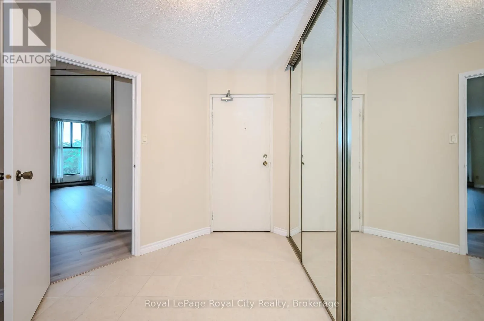 608 - 22 MARILYN DRIVE, #608