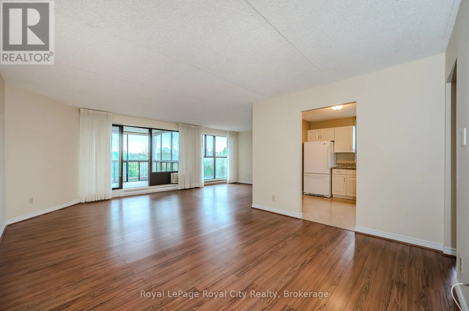 608 - 22 MARILYN DRIVE, #608