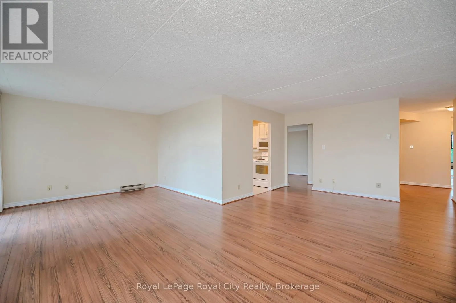 608 - 22 MARILYN DRIVE, #608