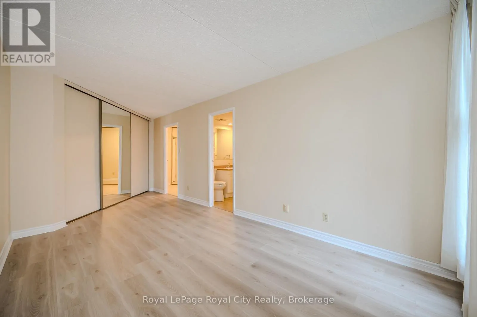 608 - 22 MARILYN DRIVE, #608