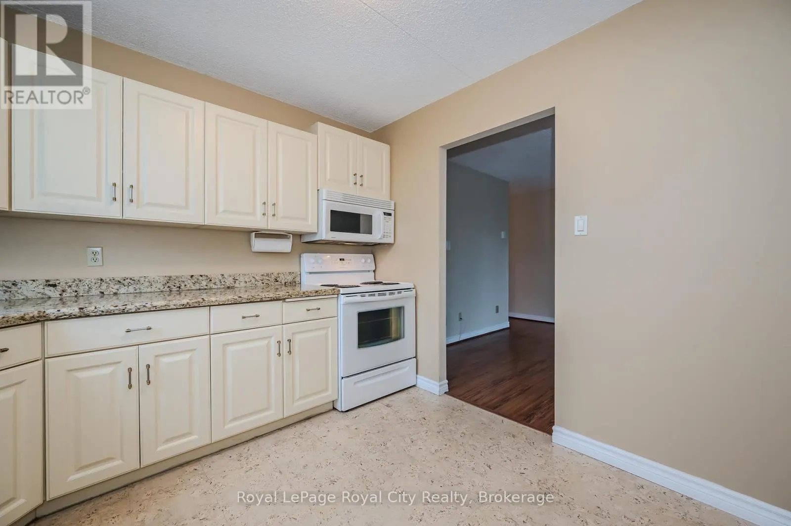 608 - 22 MARILYN DRIVE, #608