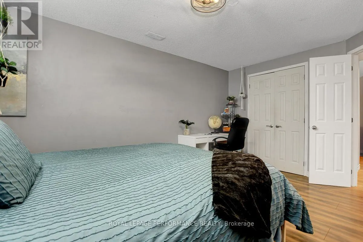 124 DES PINS STREET