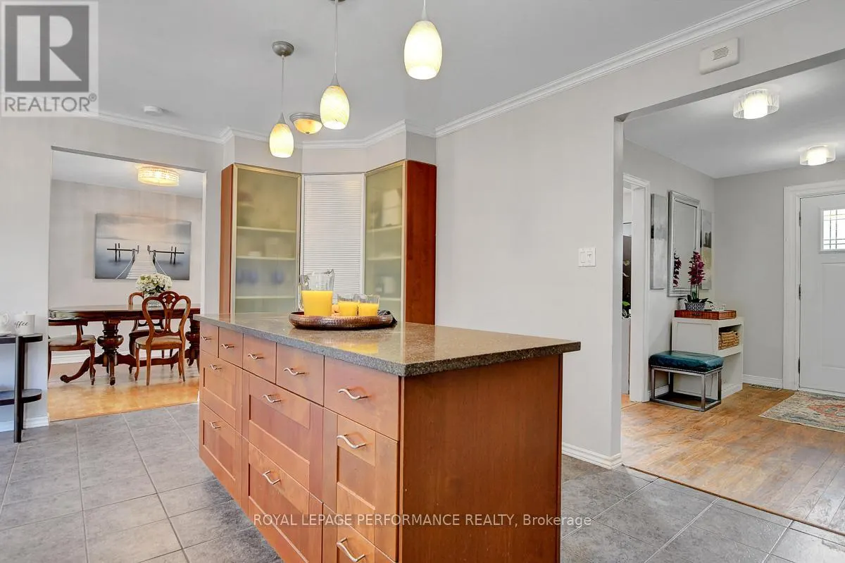 124 DES PINS STREET