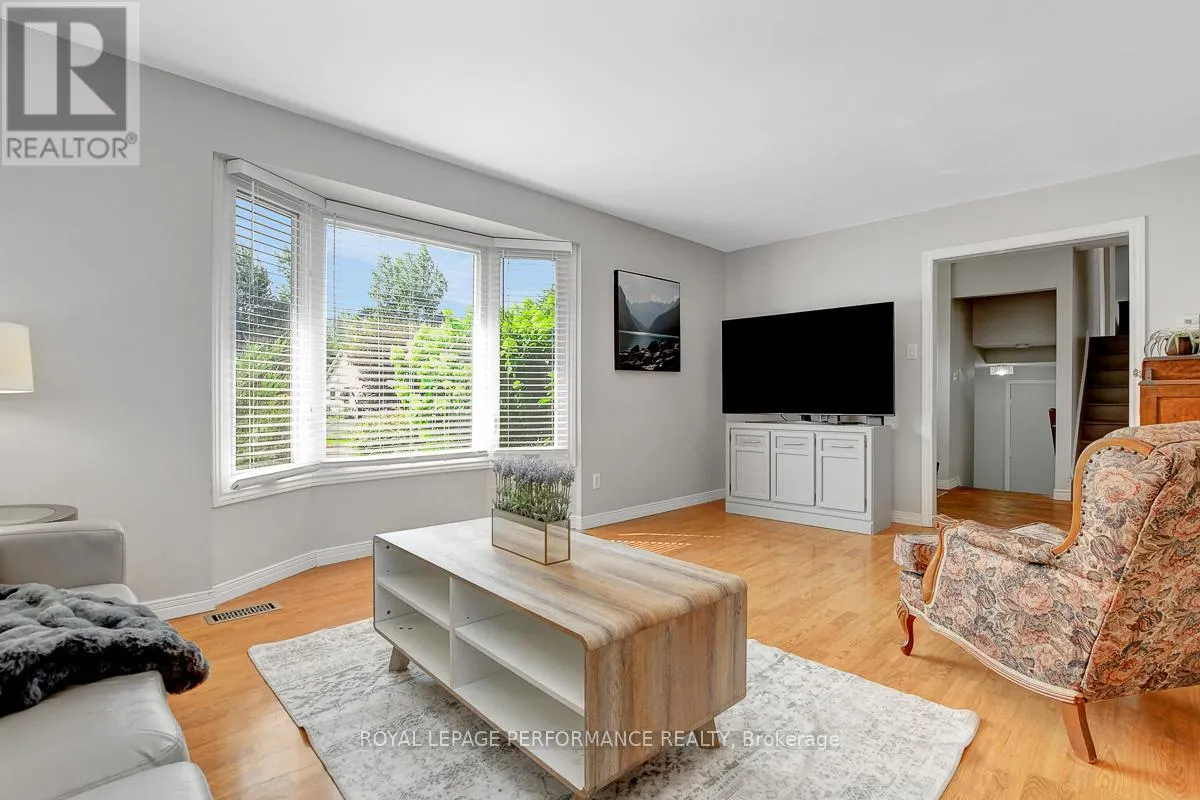 124 DES PINS STREET