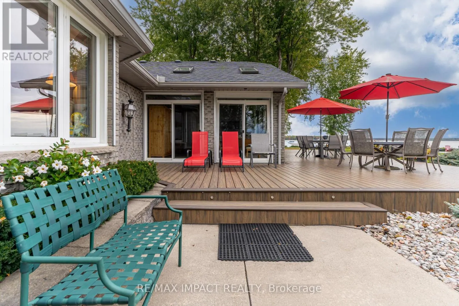 8 SYLVAN COURT